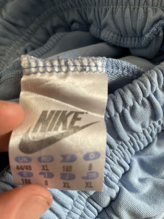 pantaloni nike tech