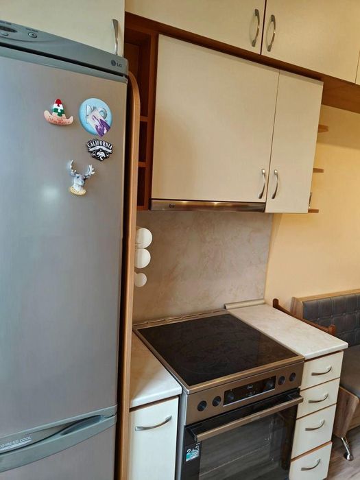 Дава се под наем Тристаен апартамент в София, Лозенец - 95 кв.м за 1000 € - Снимка #2