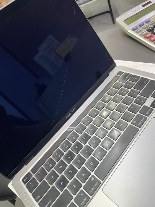 MacBook Pro M1 13-inch 8/256GB