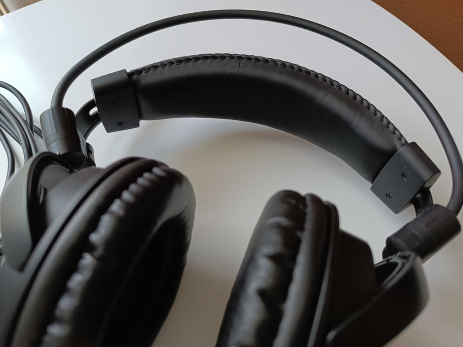 Слушалки Audio-Technica ATH-AVC500