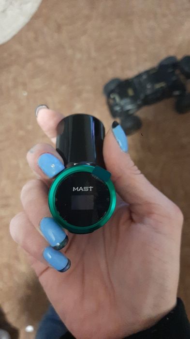 Машинка за татуйровки и батерия