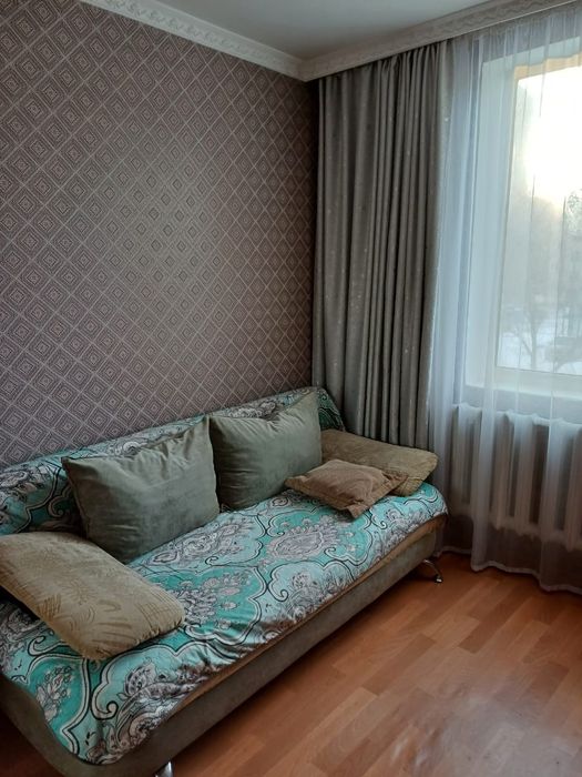 Сдам 3 комнатную квартиру 200 тыс плюс коммун