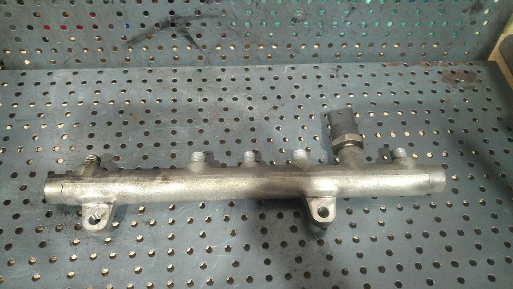 Rampa injectoare 1.9 dci renault scenic 2 0445214015 8200347174