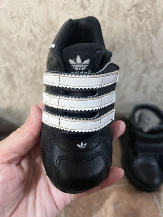 Детские кроссовки - ADIDAS оригинал сделано в Индонезии