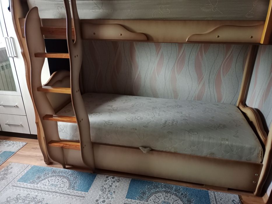 Двухярусная кровать