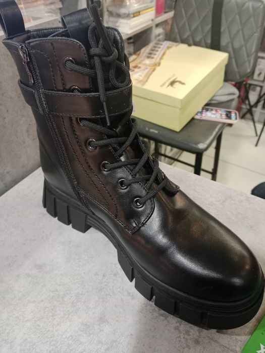 Продам женскую обувь