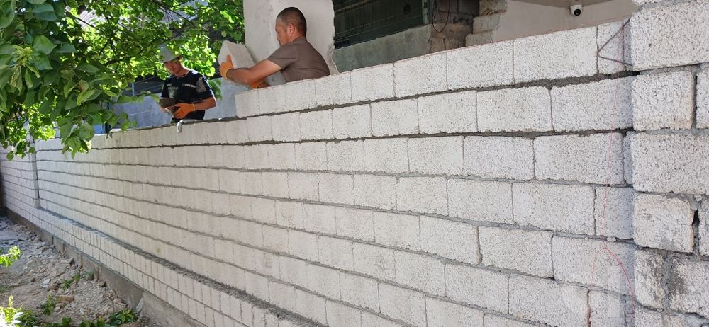 Shlakablok terish.Beton quyish xizmatlari mavjud