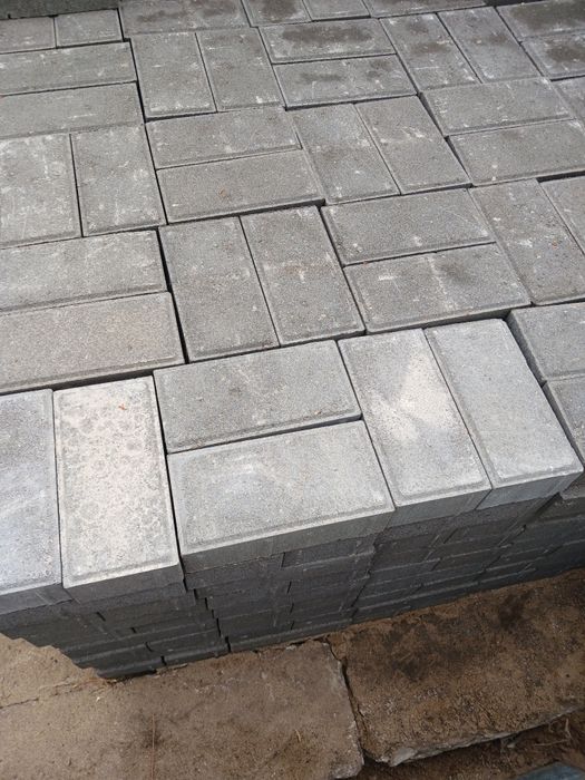 Продам брусчатку.  9 м,кв. Новая .