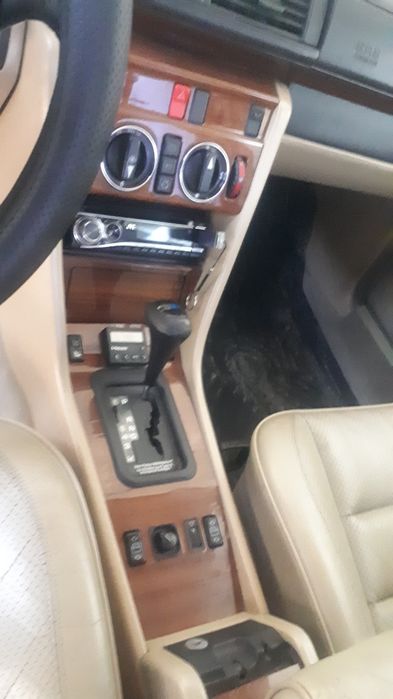 Продам мерседес бенц Е класс w124E280