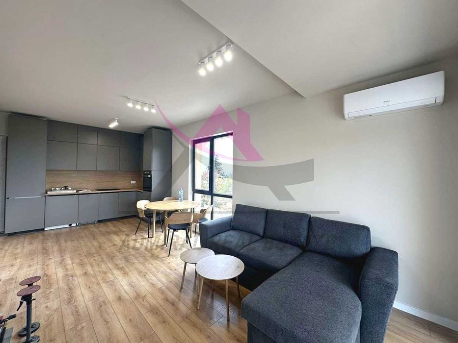 Дава се под наем Двустаен апартамент в Варна, м-т Траката - 65 кв.м за 650 € - Снимка #1