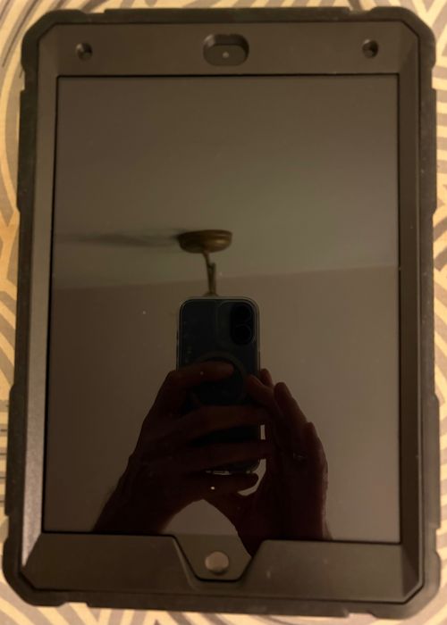 iPad 8th 32GB WIFI + Cellular