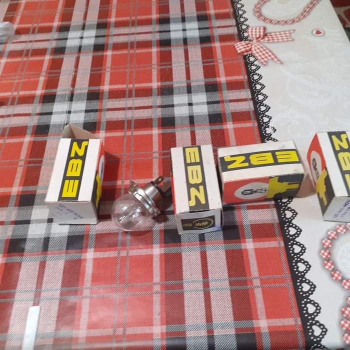 Автомобилни крушки за руски автомобили нови-4 броя х 1л.и 50ст.