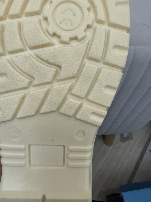 Спец обувь(кроссовки)