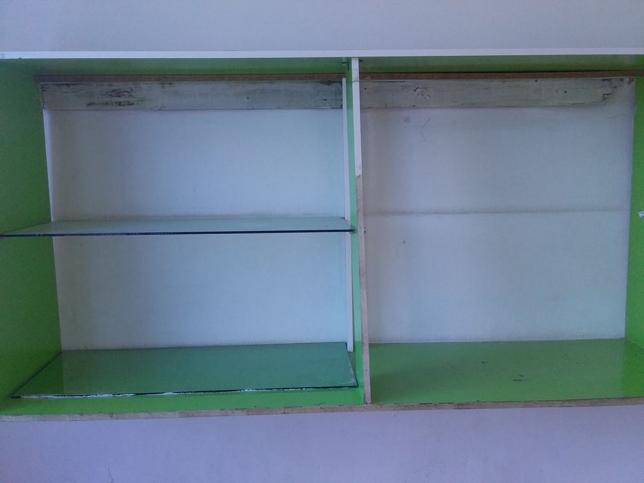 Stelaj srochno sotiladi.