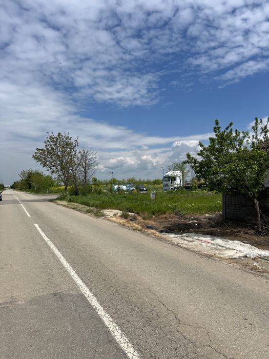 Teren intravilan de vanzare