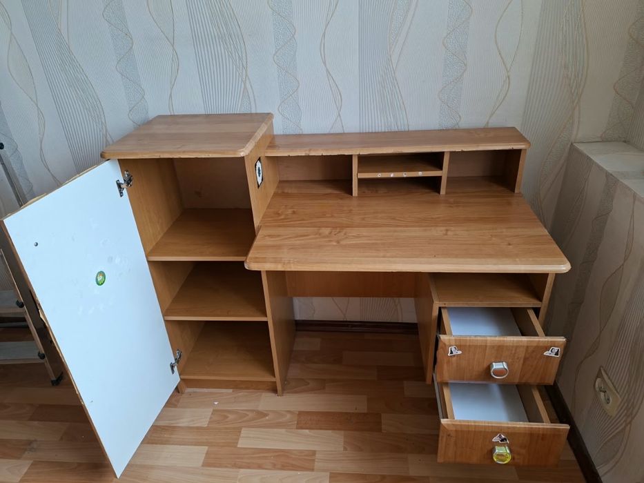 Стол письменный/ученический