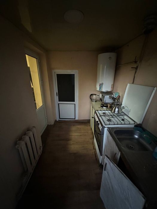 Hovli sotiladi 1,2 sotix 2 xonalik