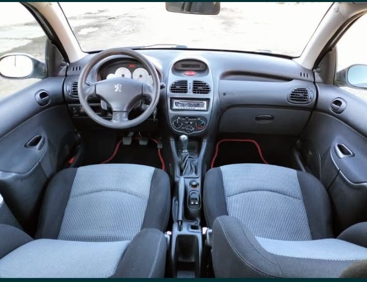 Vând Peugeot 206