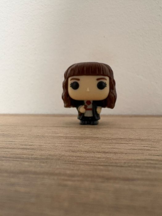 Продавам kinder фигурки