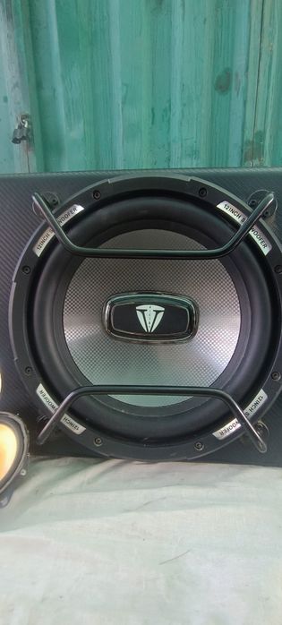Продаётся сабвуфер в идеальном состоянии