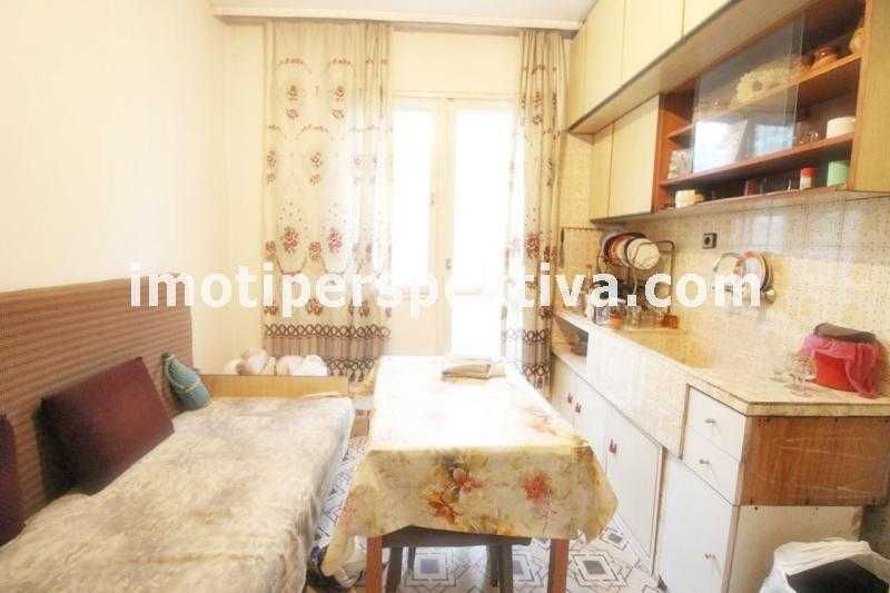 Продава се Тристаен апартамент в Пловдив, Христо Смирненски - 81 кв.м за 1321 €/кв.м - Снимка #4