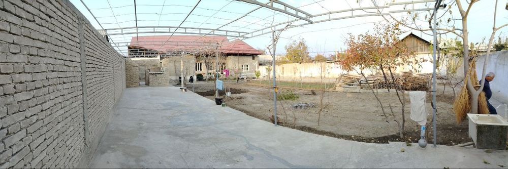 Zudlik bilan Farĝona shahar Beshbola MFYda uy sotiladi.