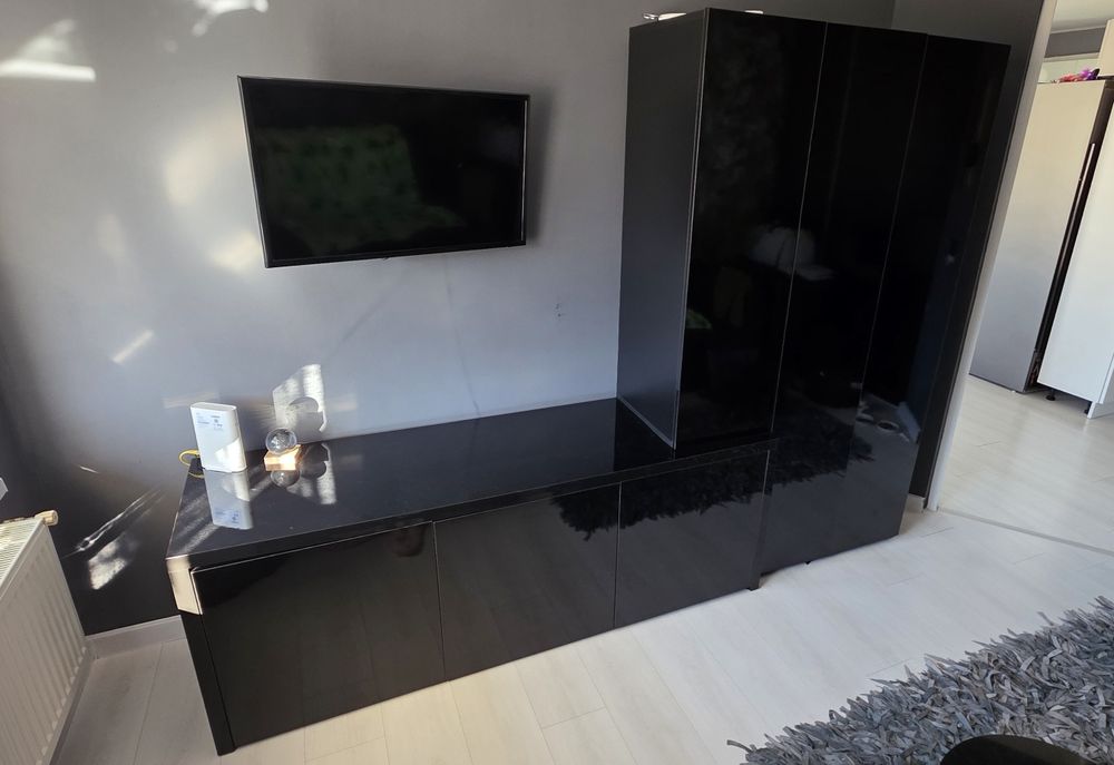 Vând mobilă living modernă cu TV inclus