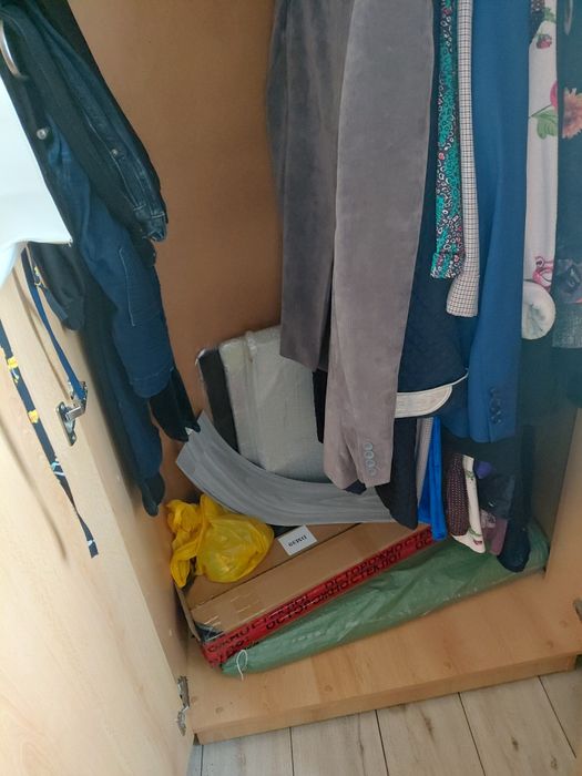 Продам Шкаф угловой