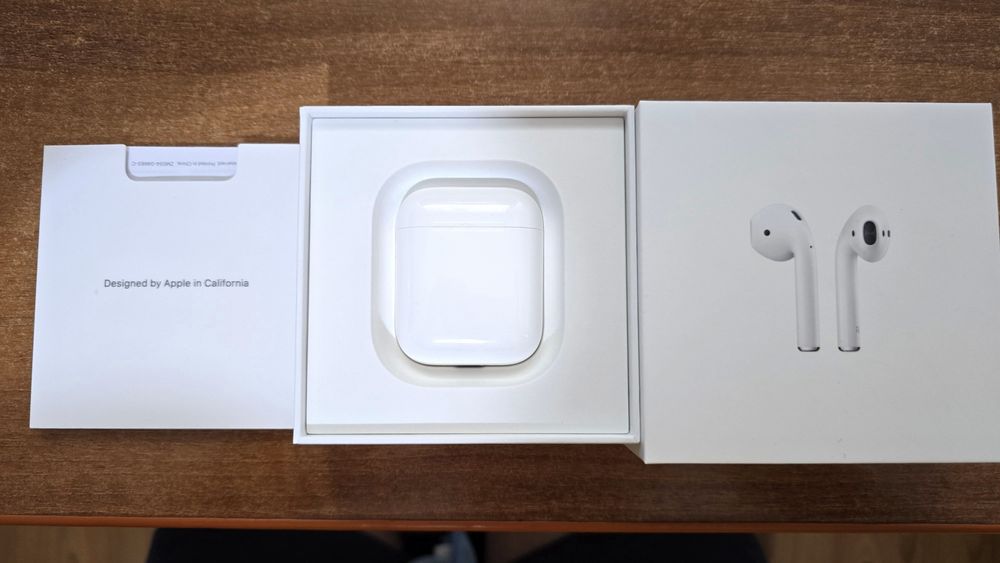 Apple AirPods Generația 2 Originale,  Cutie + Husă Cadou