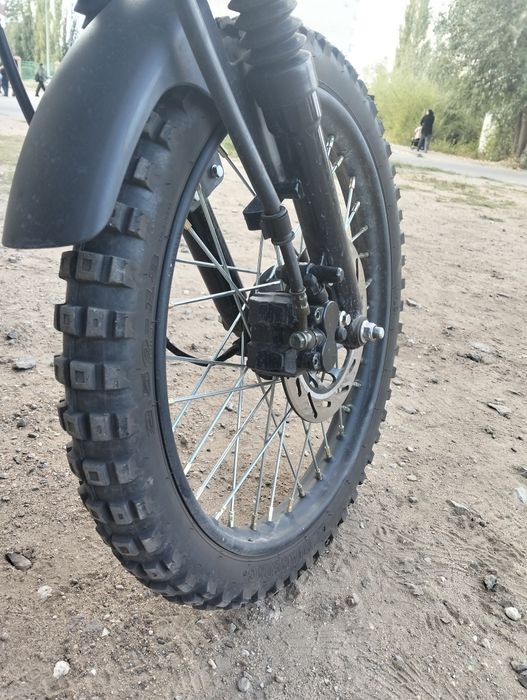 Мотоцикл ular scrambler