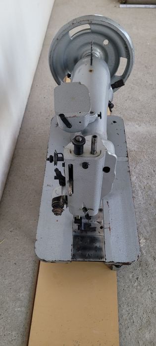 Швейная машинка 23 класс    Почти новый