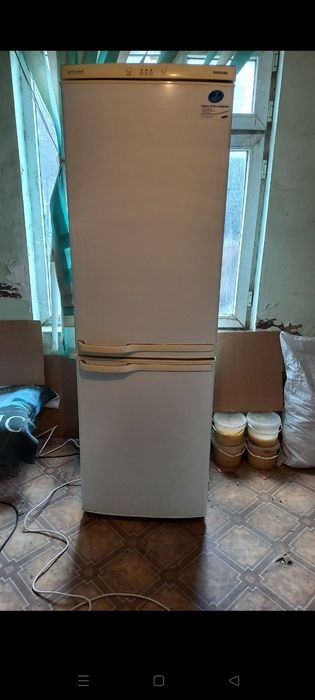Холодильник Samsung