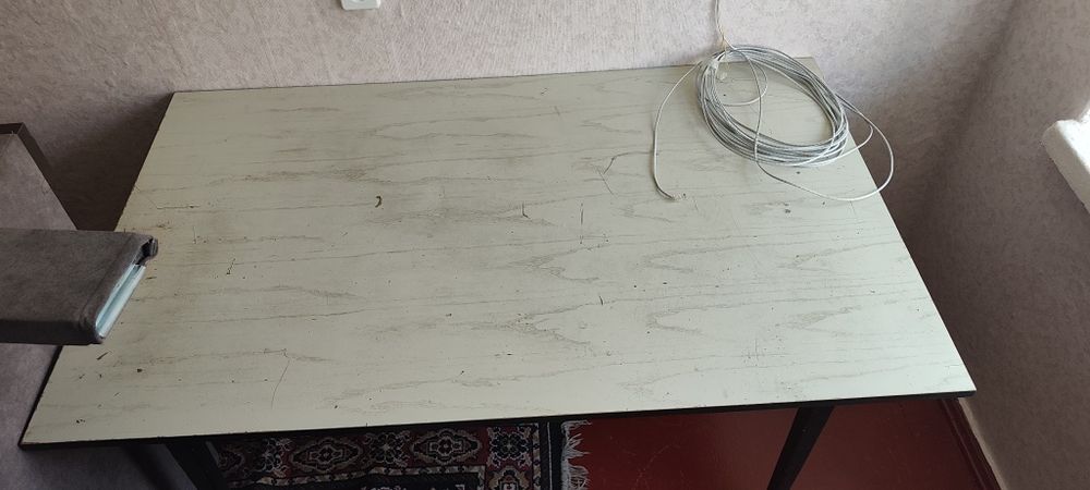 Продам стол деревянный!