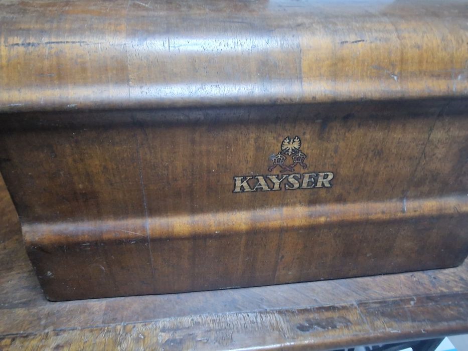 Masina de cusut Kayser !