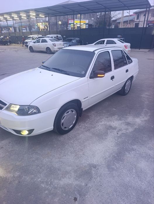 Nexia 2 1.6 sotiladi