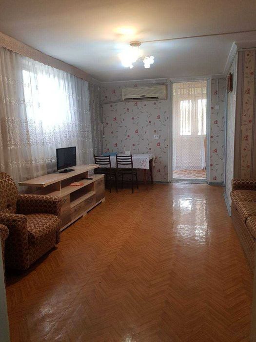 Чиланзар 1 й квартал ул.Мукимий пересечение ул.Арнасай 67 кв.м 3\3\4