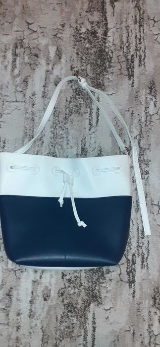Geanta de piele alb/bleumarin
