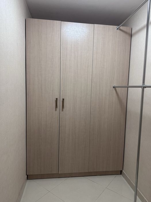 Продам шкаф для одежды гардеробной