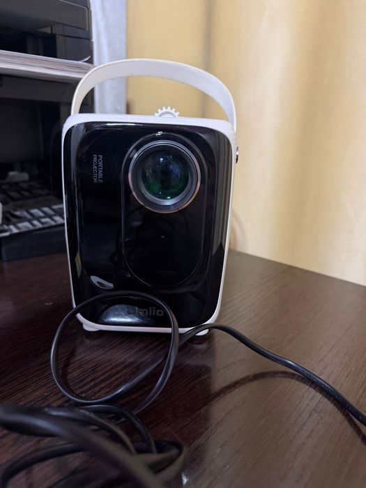 Продаю новый проектор, в рабочем состоян