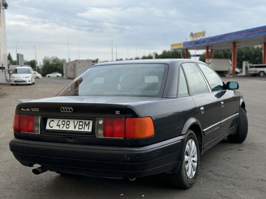 Продам Audi 100 C4