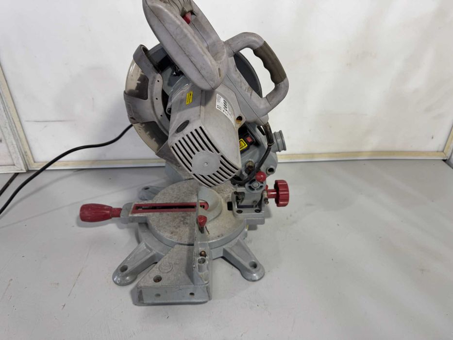 Циркуляр пендула - Pro 1400 - 1700 W / 210mm