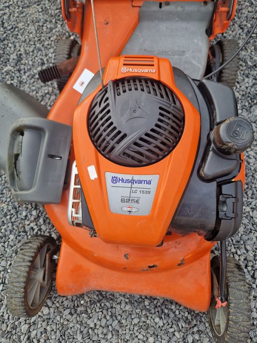 Vând mașină tuns iarba Husqvarna LC 153S Lucaret • OLX.ro