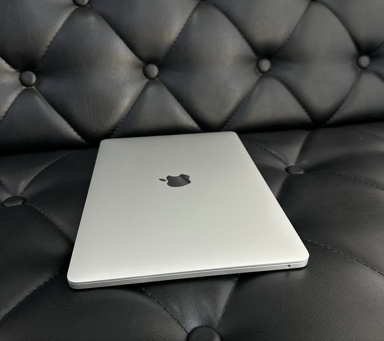Apple MacBook Pro M1 2020 года в идеальном состояние