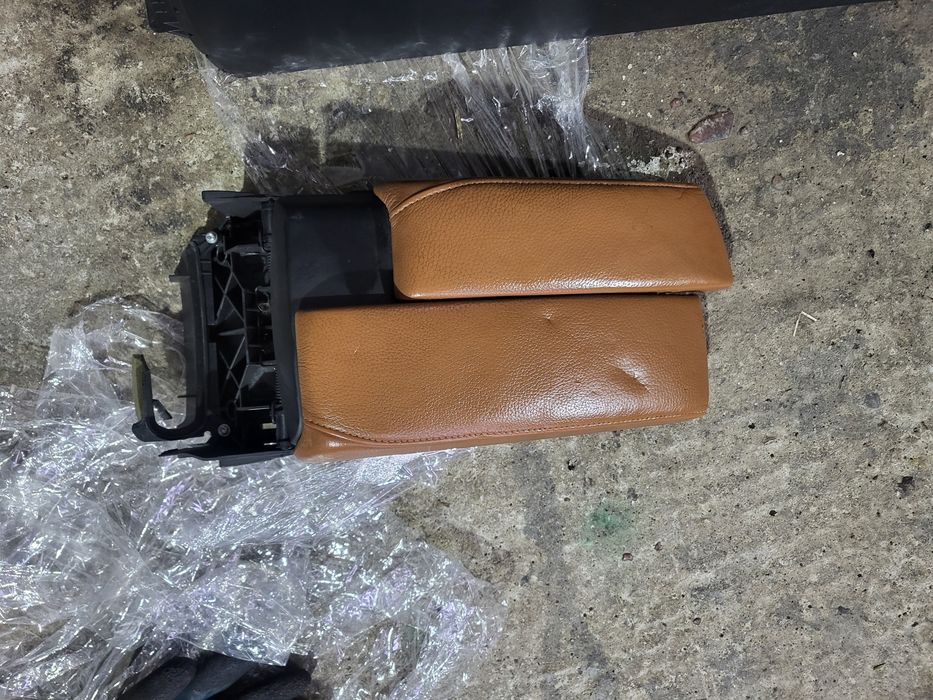 Двоен подлакътник за BMW E90