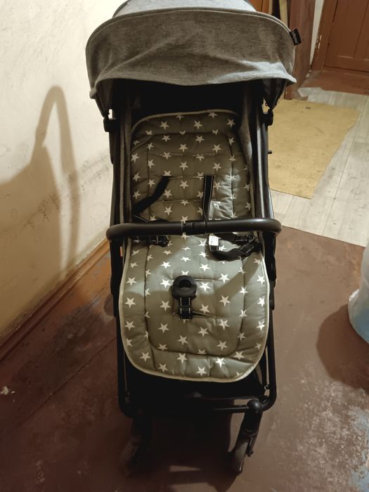 Продаётся прогулочная коляска