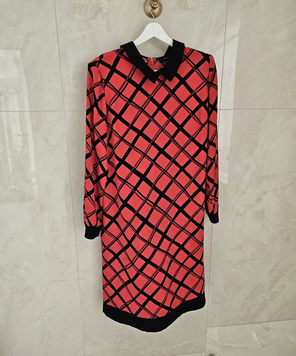 Продам дизайнерское платье р.50 За ПОЛЦЕНЫ!!!