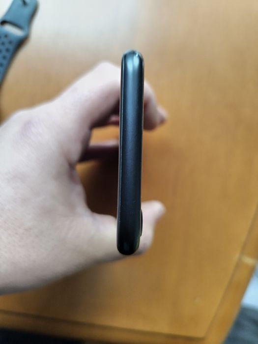 Iphone SE 2020 година