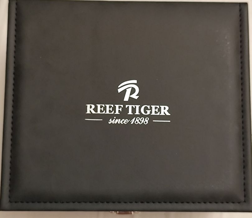 Продам мужские наручные часы.