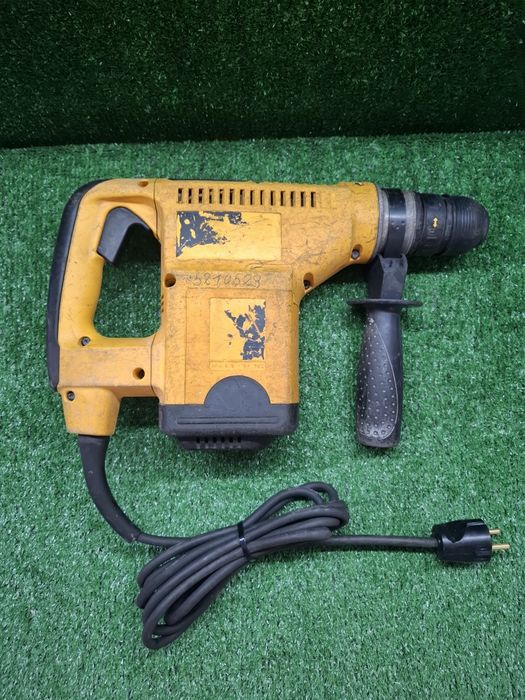 Тумбест перфоратор DeWALT D25404K