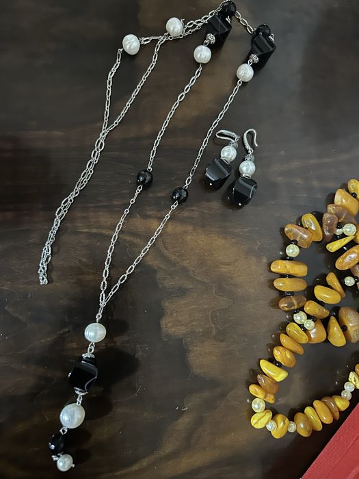 Натуральный жемчуг, янтарь